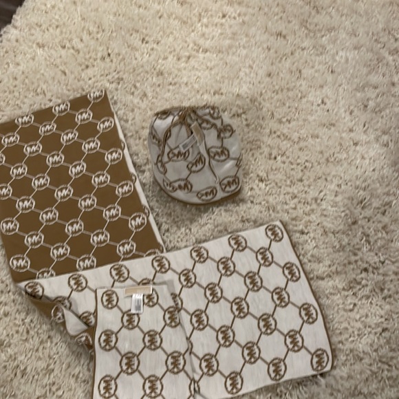 Michael Kors Hat and Scarf Set - Picture 6 of 6